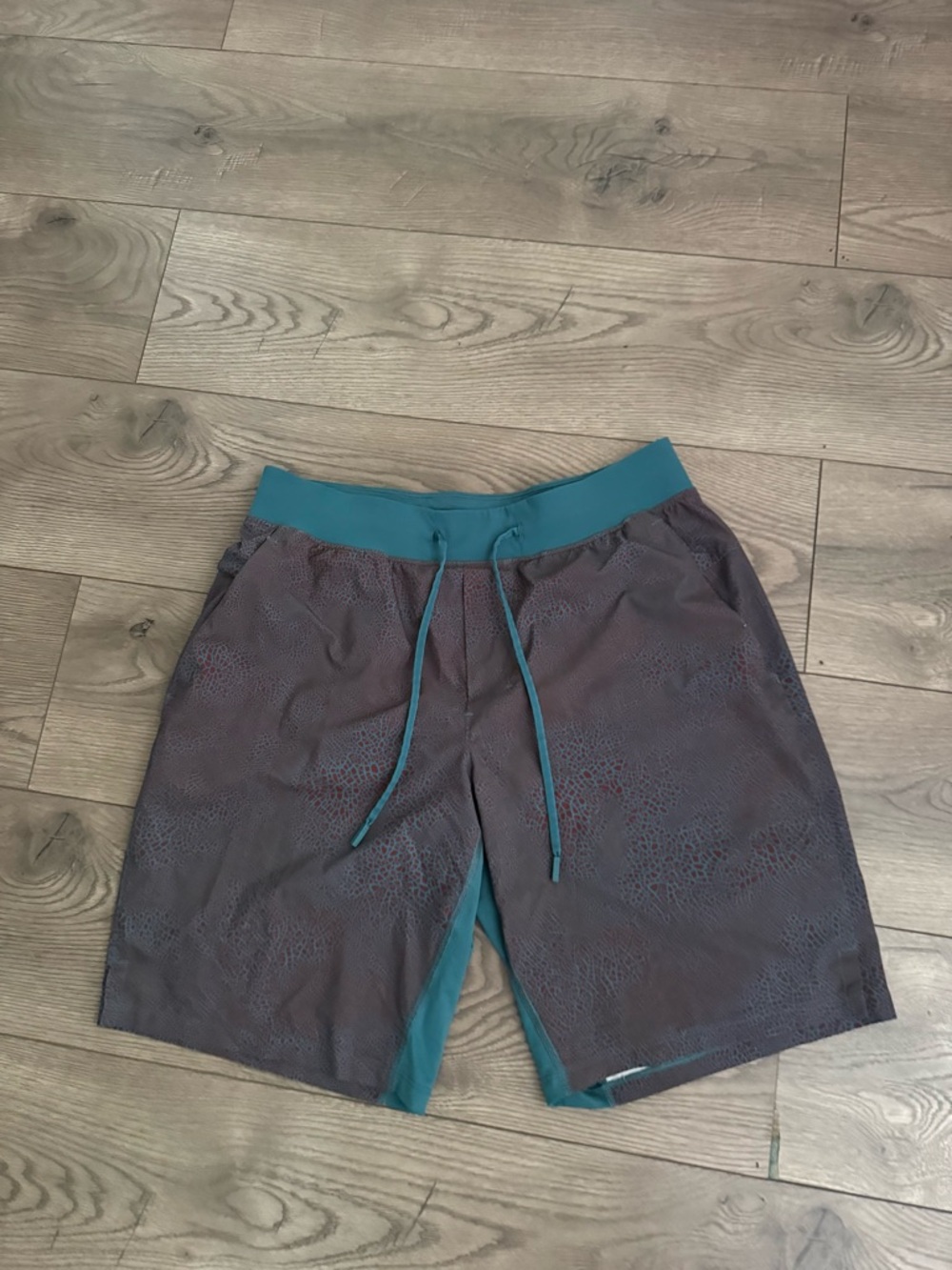 Lululemon Men’s Shorts Size Large Inseam 10” Linerless